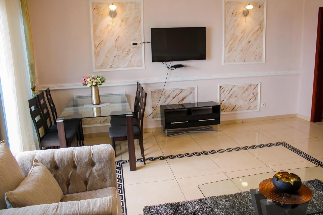 Residence Le Carat Bonapriso Дуала Екстериор снимка
