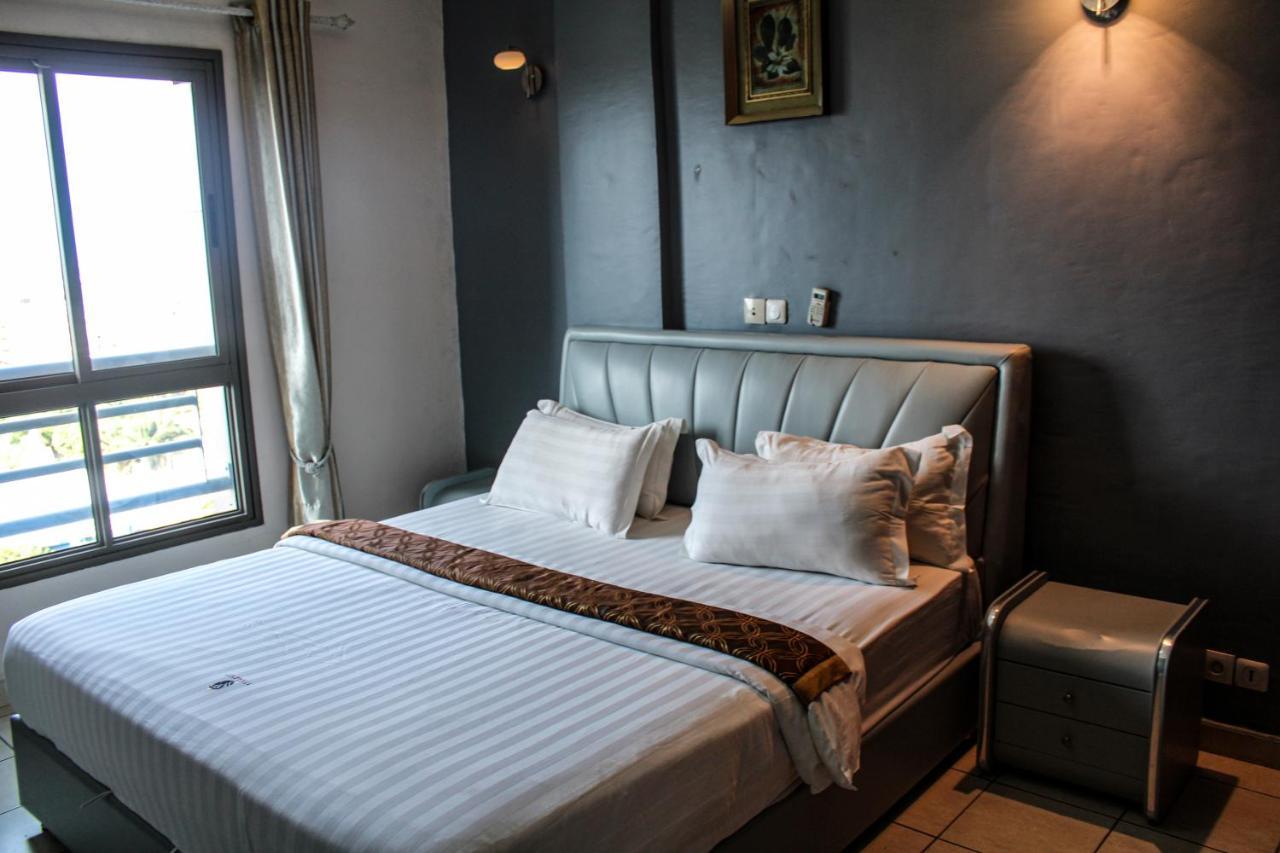 Residence Le Carat Bonapriso Дуала Екстериор снимка