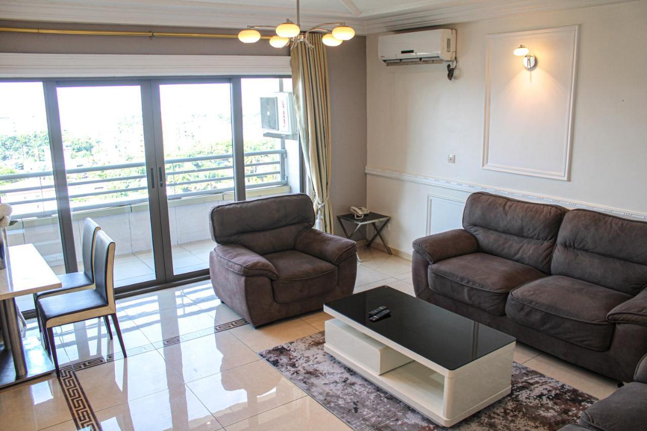 Residence Le Carat Bonapriso Дуала Екстериор снимка